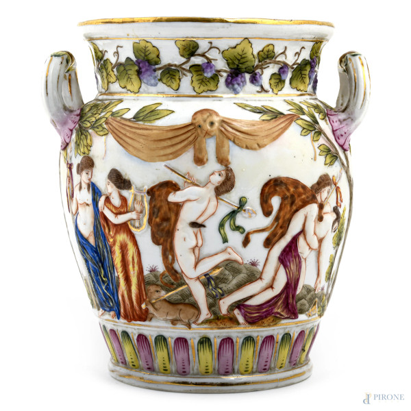 Vaso in ceramica Capodimonte con raffigurazioni a rilievo di scene mitologiche, XIX -XX secolo, a...