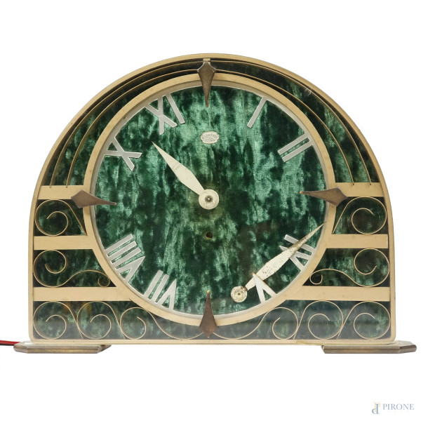 Orologio da tavolo Smith Sectric, anni '50, in metallo e vetro con fondo in velluto verde, cm h 21x27x5,(difetti, da revisionare)