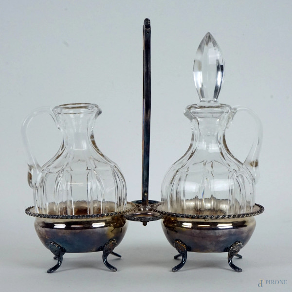 Olio e aceto in argento, ampolle in vetro, cm h 20, peso gr. 298, (mancante un tappo)