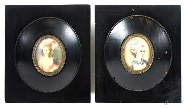 Due miniature raffiguranti dame, cm 4,5x3, XIX secolo, entro cornici