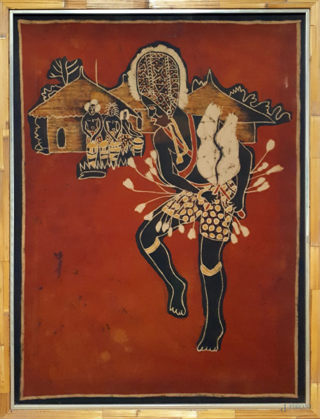 Dipinto coloniale del XX sec. realizzato su tessuto pregiato e raffigurante danzatore con villaggio sullo sfondo, cm 90x68
