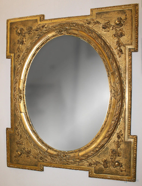 Specchiera di linea rettangolare in legno intagliato e dorato 82x68 cm, fine XIX sec.