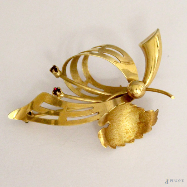 Spilla in oro 18 Kt, a forma di foglia, gr. 9,5.