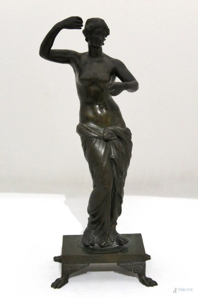 Figura classica con panneggio,scultura in bronzo patinato,h 50 cm.