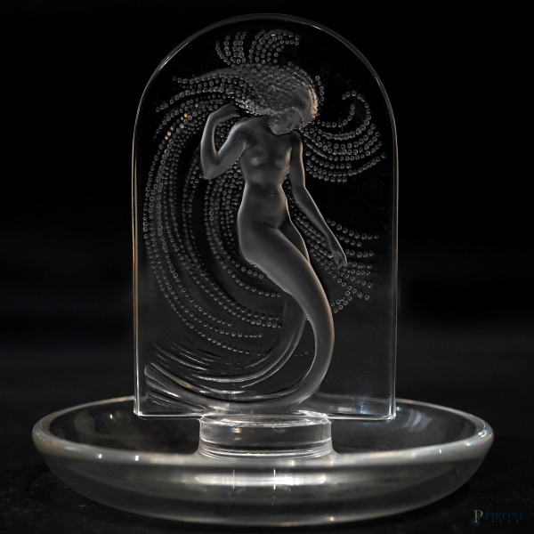 Sirena in lalique, XX secolo, iscritta a graffio "Lalique France", altezza cm 47