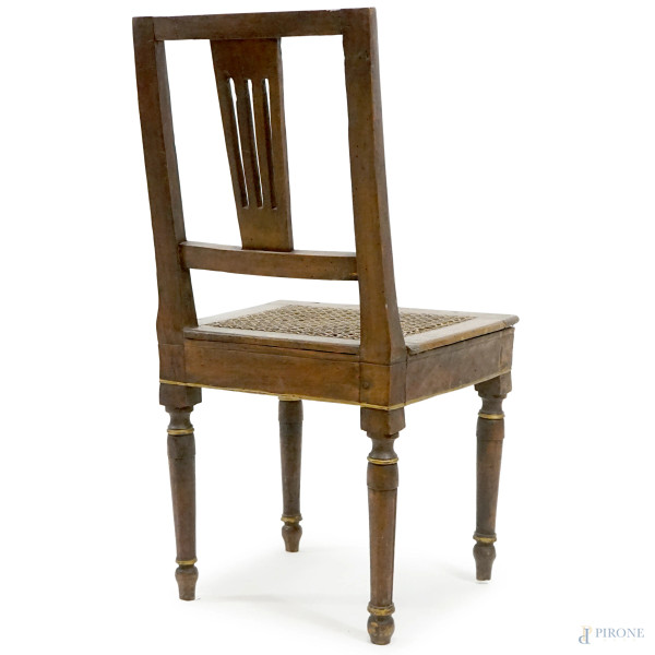 Sedia in legno intagliato con seduta incannucciata, XIX secolo, cm 87x38,5x39,5, (difetti)