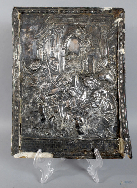 Nativit&#224;, lastra in argento sbalzato e cesellato con supporto in gesso e legno, cm. 23,5x17,5, XVII secolo, (difetti).