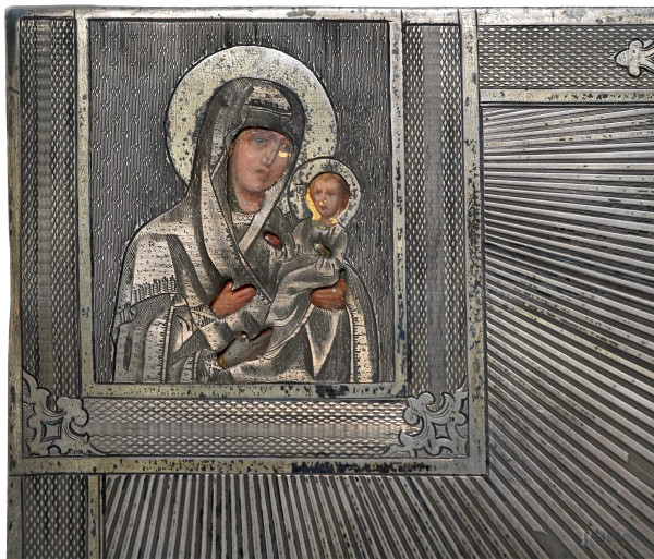 San Nicola in adorazione della Madonna dalle tre mani, XIX secolo, riza in argento, tempera su ta...