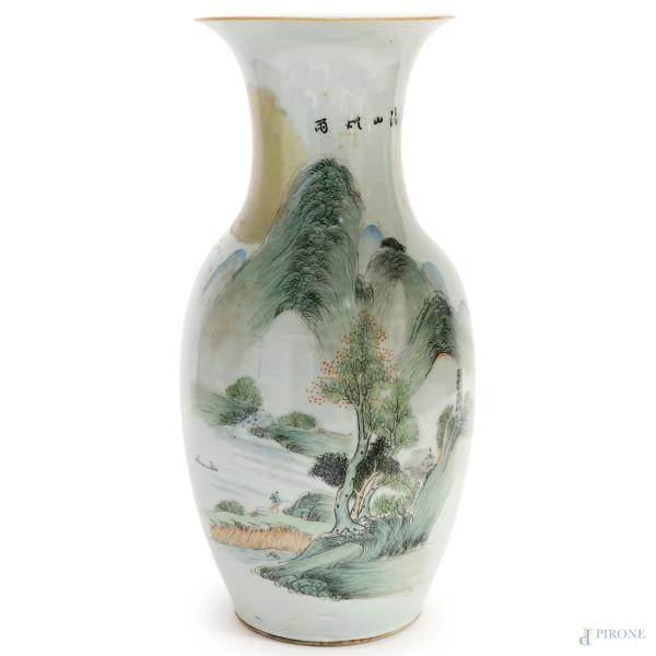 Vaso in porcellana con paesaggi dipinti, Cina, XX secolo, altezza cm 43 (restauri)