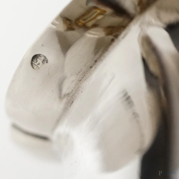 Teiera in argento con decori cesellati a volute, reca stemma dei Savoia e iniziali sul corpo, XIX...