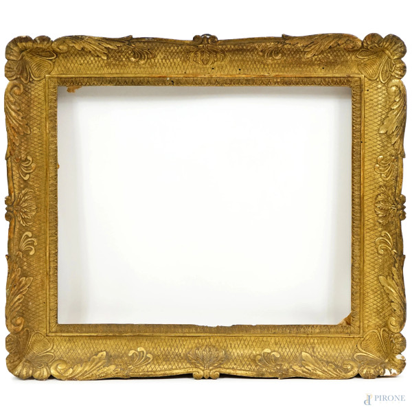 Cornice napoletana in legno intagliato, inciso e dorato, XIX secolo, ingombro cm 62x71, battente cm 44,5x53,5