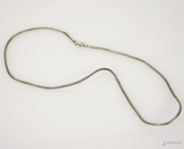 Collana girocollo in oro bianco 18 kt, lunghezza cm 45, peso gr. 8,8