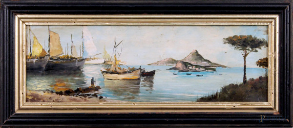 Scorcio di costa con imbarcazioni, olio su tavola, cm. 16x47, firmato, entro cornice.