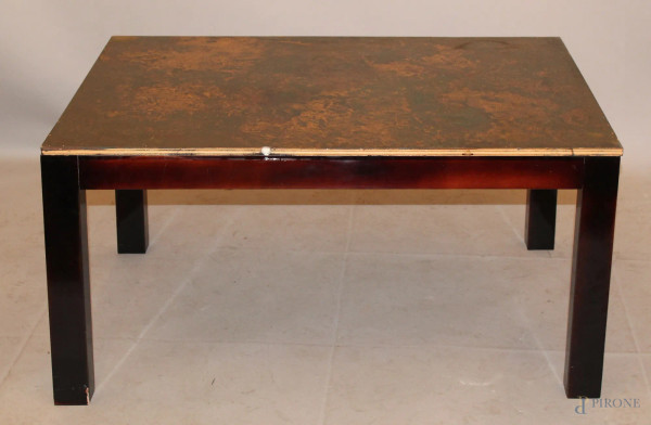 Basso tavolo da salotto di linea rettangolare in ebano con piano in vetro, h.52xlarg.100xprof.66cm