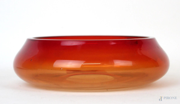 Barbini, centrotavola in vetro di Murano nei toni dell'arancio e del rosso, cm h 6, diam. cm 18,5.
