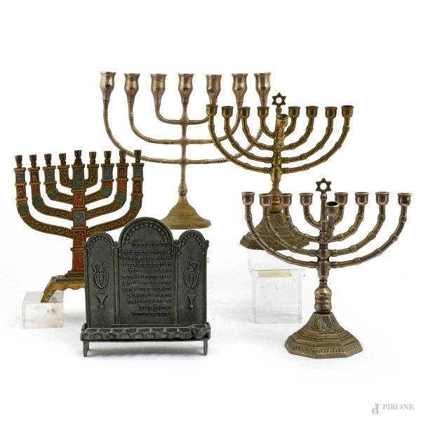 Torso femminile, scultura in marmo su base in metallo, XIX-XX secolo, altezza cm 36,5