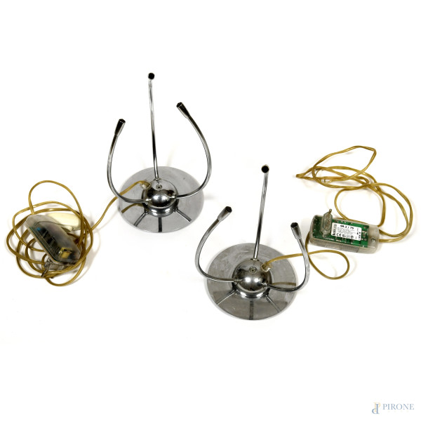 Coppia lampade da tavolo in acciaio cromato prod. Sforzin Illuminazione, altezza cm 26, (segni di usura, da revisionare)
