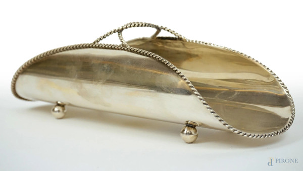 Portagrissini in argento, corpo liscio con profili a cordino, poggiante su quattro piedini sferici, cm 9,5x30x10,5, peso gr. 395