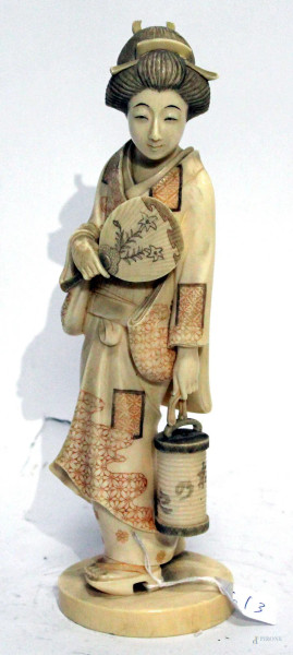 Figura femminile, scultura in avorio, h.16 cm