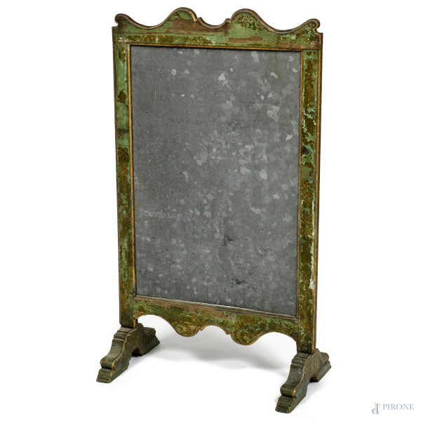 Paracamino in legno dipinto e zinco, XX secolo, cm 106x61, (segni di usura, scalfiture, cadute di colore, difetti)