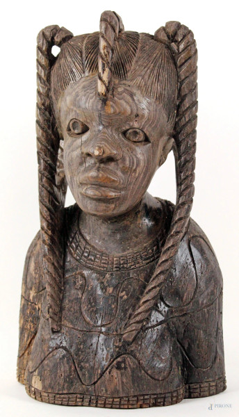 Donna africana, scultura in legno, cm h 40, XX secolo