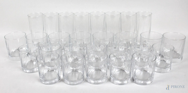 Servizio di bicchieri in vetro, composto da dodici bicchieri da acqua, otto bicchieri da vino, otto bicchieri da champagne, tot. 28 pz., (difetti).