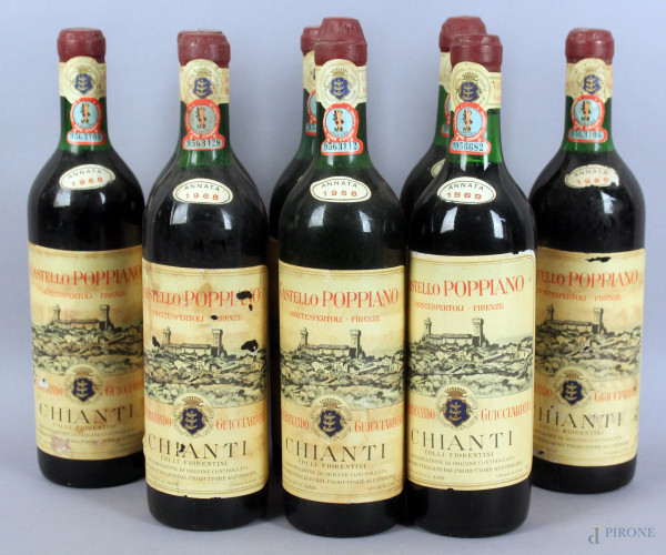 Lotto composto da otto bottiglie di vino Chianti, anno 1968/69.