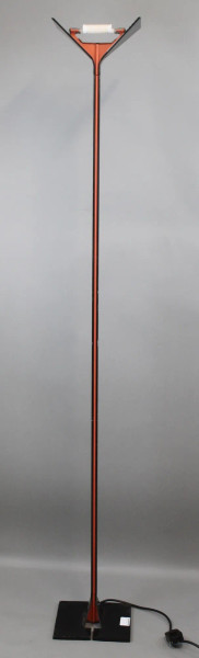 Lampada da terra Relco, in metallo verniciato nero e arancio, altezza cm. 191, Milano, anni '70, funzionate.
