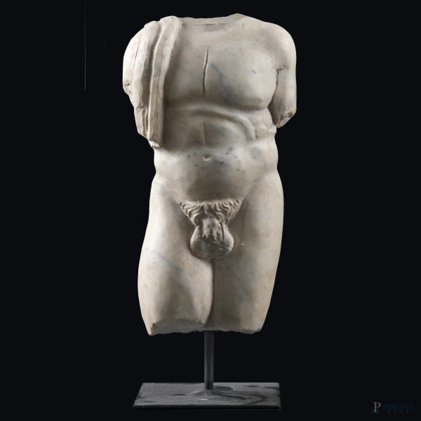 Torso maschile, scultura in marmo su base in metallo, XIX-XX secolo, altezza cm 32