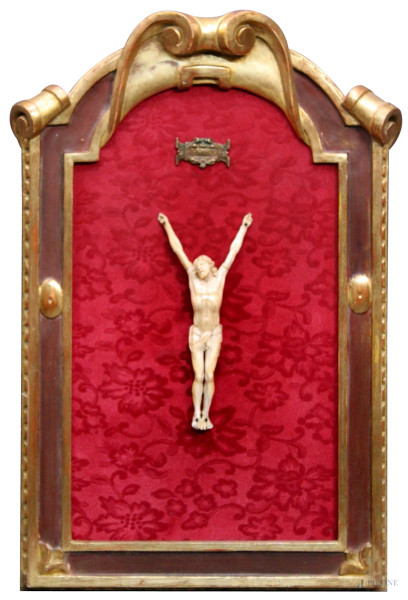 Cristo in avorio con cornice, XVIII°, H. 26 cm
