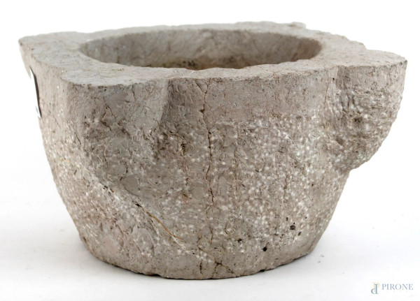 Antico mortaio in pietra, altezza cm. 15, diametro cm. 30,5