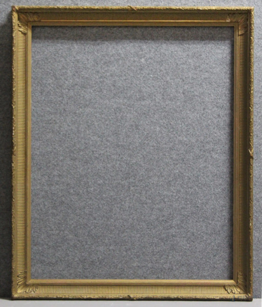 Cornice in legnodorato, misura luce 77x61 cm