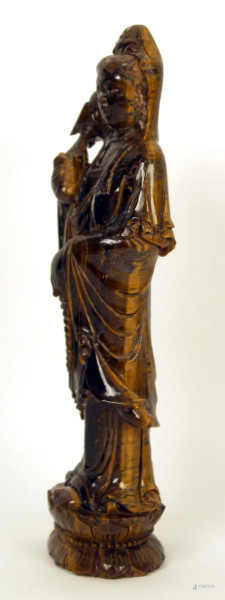 Guanyin, scultura in Gold Stone, H. 28 cm., Cina XX sec.