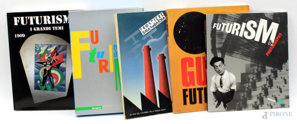 Lotto composto da cinque libri sul Futurismo.