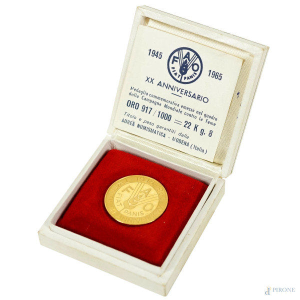 Medaglia in oro FAO, XX Anniversario 1945-1965, diametro cm 24,4, , peso gr. 8