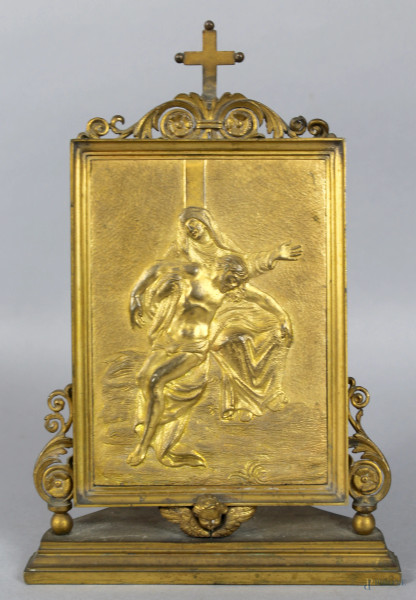 Deposizione, placca in bronzo dorato a basso rilievo, altezza cm 18, XIX secolo.