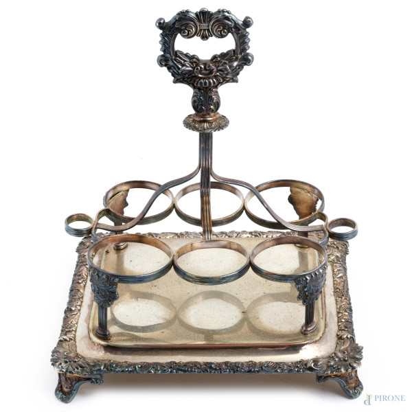 Struttura per oliera in metallo argentato con base e presa cesellata, XX secolo, cm 28x23,5x20, (segni di usura)