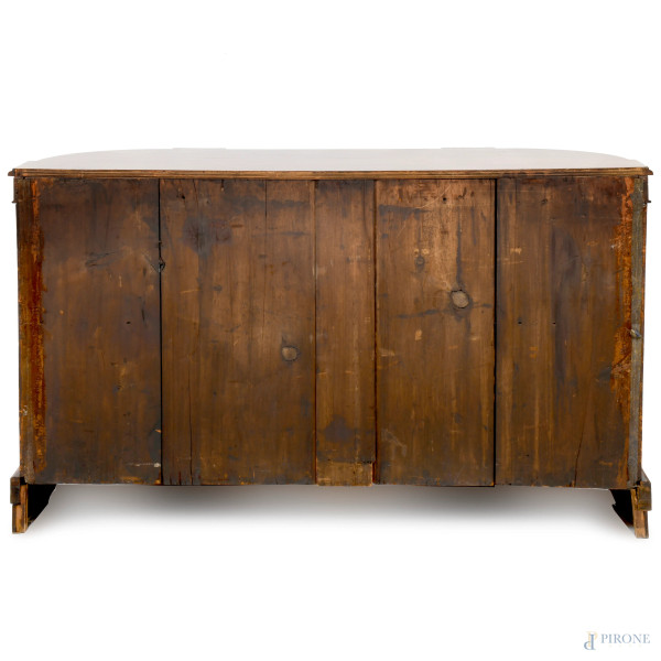 Servante in noce e radica con intarsi a motivi floreali e stemmi. Sportello centrale fiancheggiat...