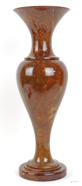 Vaso in onice, forma a balaustro, altezza cm. 43,5,metà XX secolo.