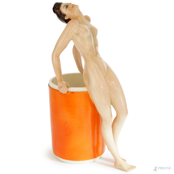Ars Pulchra,Torino, anni '50, scultura in ceramica policroma raffigurante nudo femminile, cm h 43x23