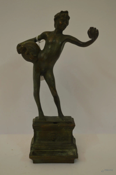 Acquaiolo, scultura in bronzo, XIX sec, h. 27 cm.