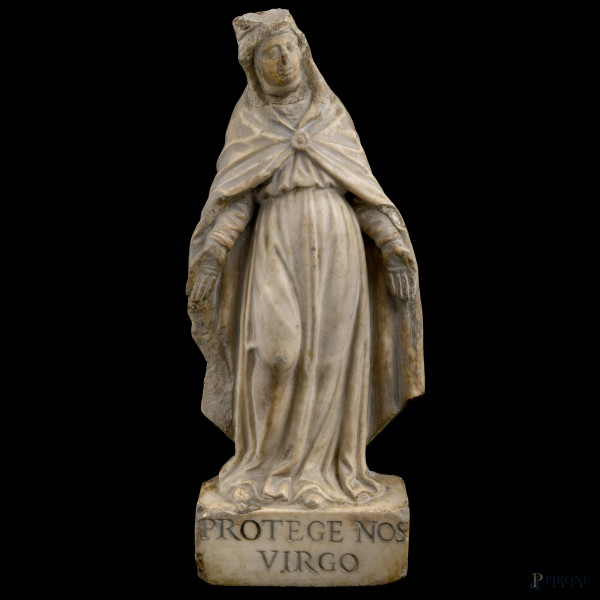 Scultura in marmo raffigurante Madonna, alla base iscrizion "Protege Nos Virgo", XIX secolo, cm 48x17x9, (difetti)