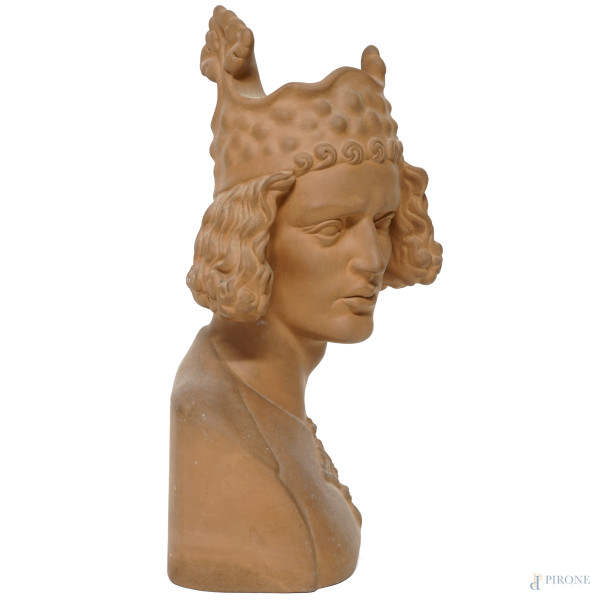 Scultura in terracotta rappresentante Il Cavaliere di Bamberga, manifattura di Karlsruhe, prima m...