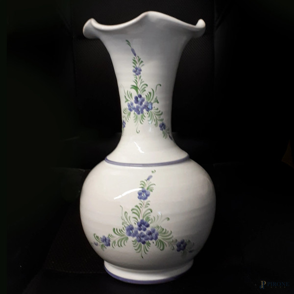 Vaso da fiori in ceramica, XX secolo, manifattura italiana Marcucci Deruta, altezza cm 30