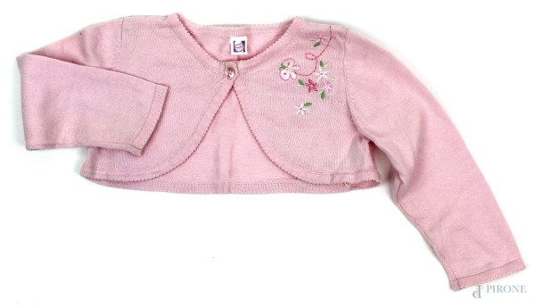Coprispalle rosa da bambina a maniche lunghe con ricami, chiusura ad un bottone.