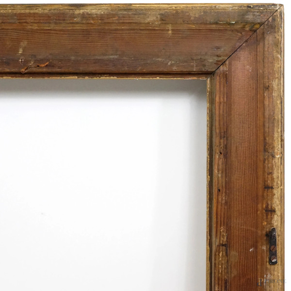 Cornice in legno e pastiglia, XX secolo, ingombro cm 98x143, battuta cm 79,5x124 (difetti)