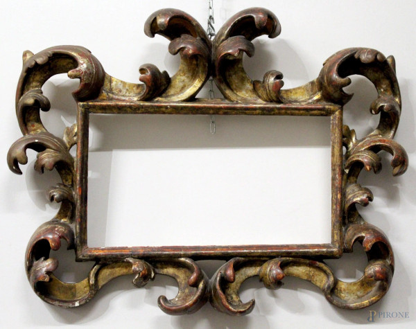 Cornice in legno intagliato e laccato a motivi di foglie d&#39;acanto, misura specchio cm 36 x 20, XVIII.