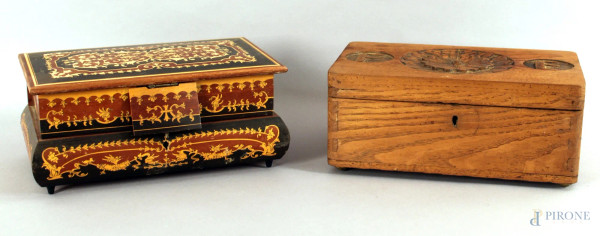Lotto composto da una scatola ed un portaoggetti a carillon, altezza 12x26x15 cm.