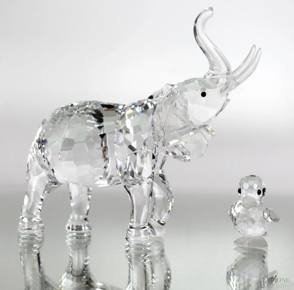 Lotto di un elefante ed un anatroccolo in cristallo Swarovski, altezza max cm 11, entro custodie originali