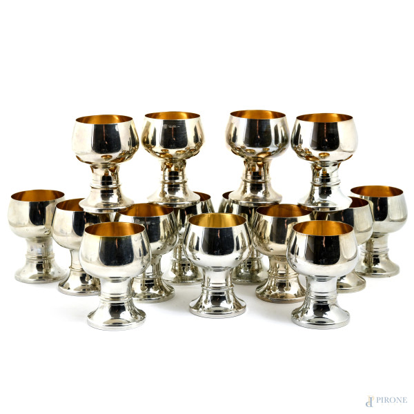 Lotto di 15 calici in argento Brandimarte con interno vermeil, peso complessivo gr 1800, cm 10x6,5